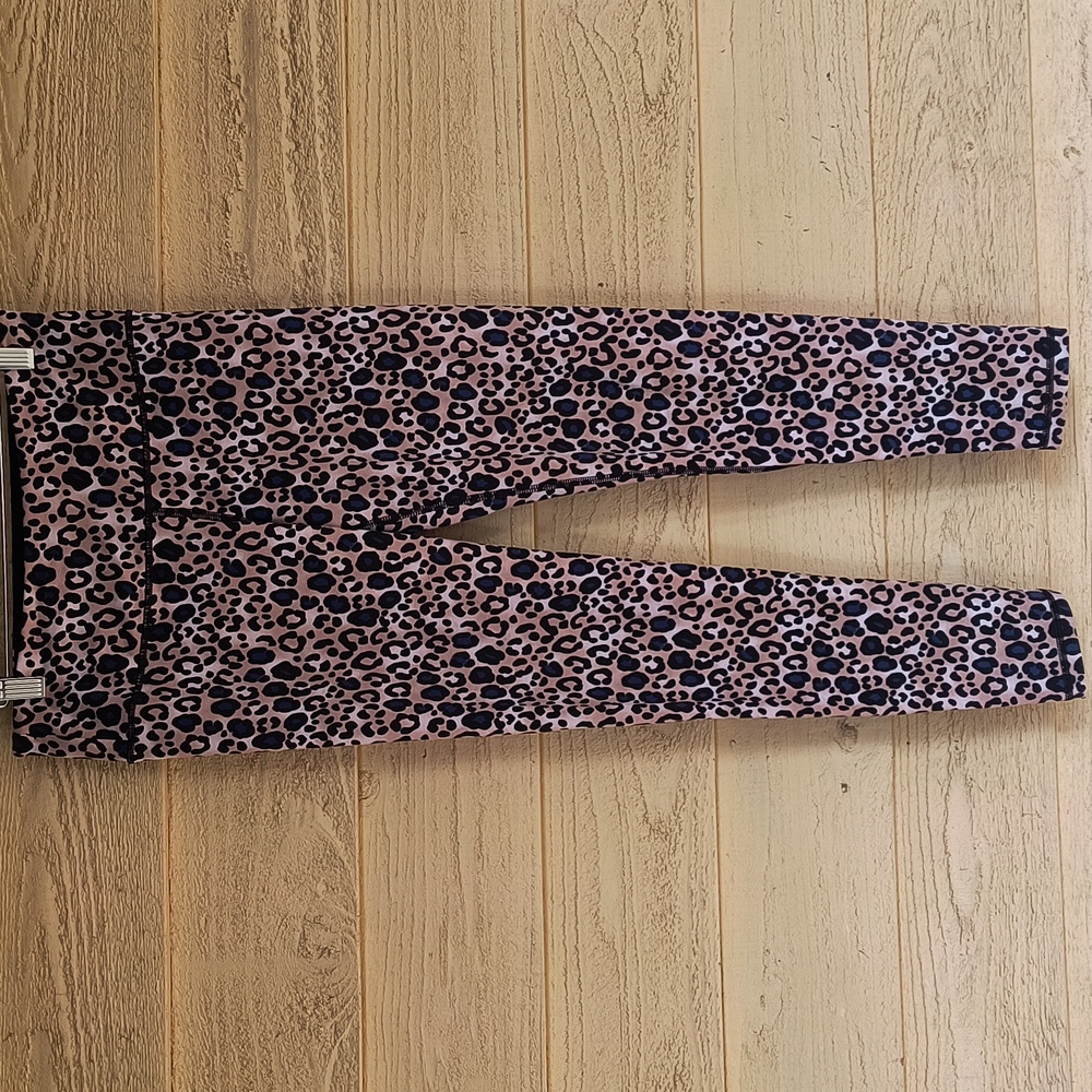 Victoria's Secret Knockout Leggings Cheetah Print